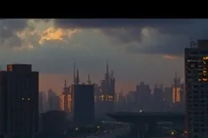 雾中灯塔封面，海雾里孤立的白色灯塔